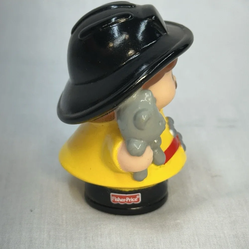 Fisher Price Little People Fireman Firefighter For Fire Truck Fire Man W/‎ Cat